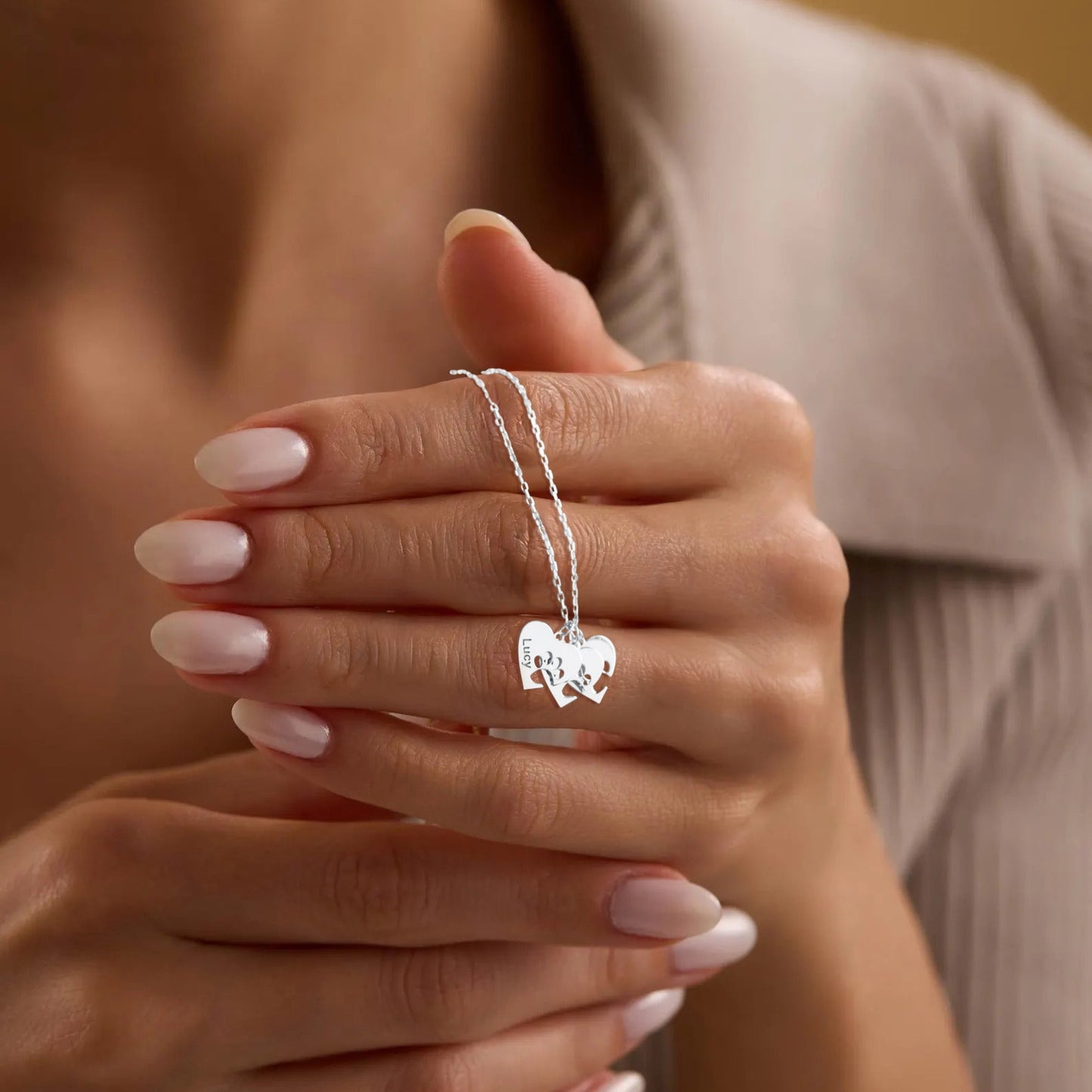 Spersonalizowany naszyjnik z imieniem w kształcie łapki i serca