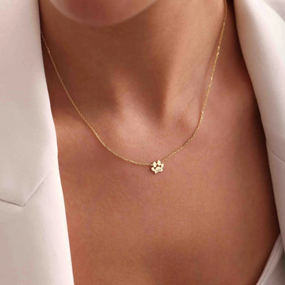 Spersonalizowany naszyjnik z imieniem i oddzielnymi łapkami