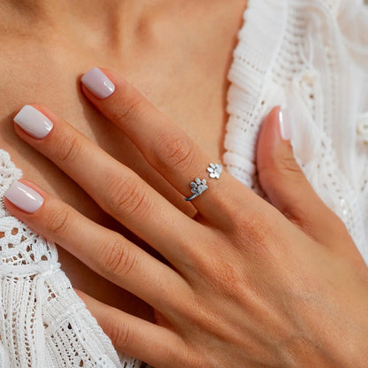 Spersonalizowany pierścionek z inicjałem pupila